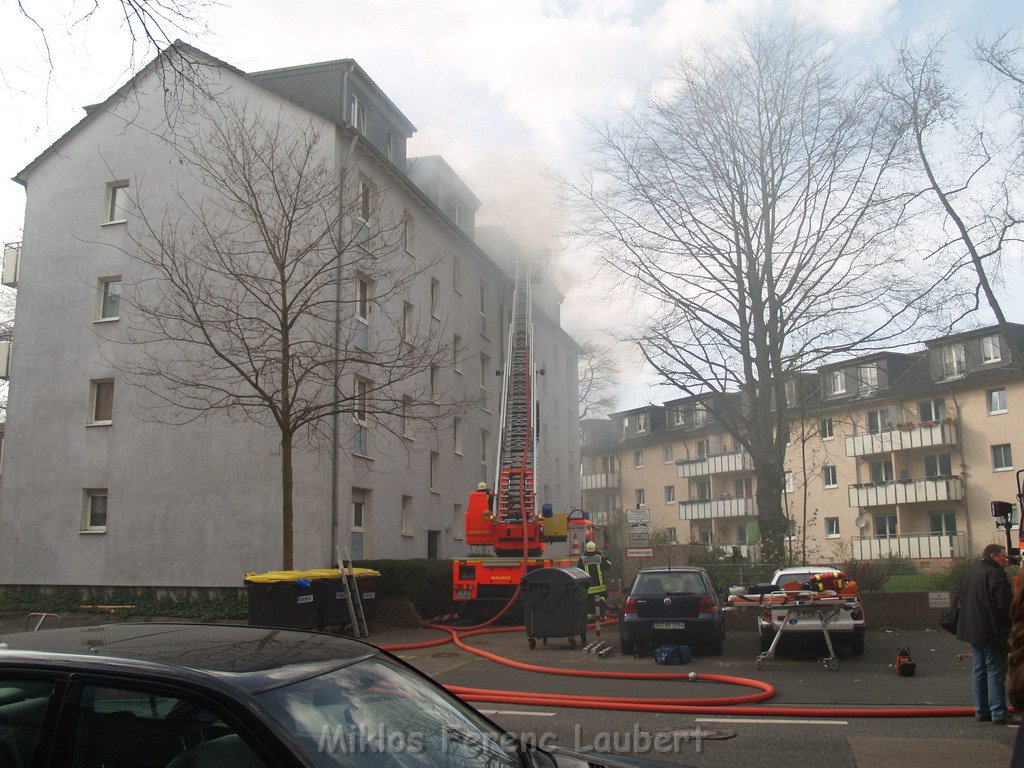Dachgeschossbrand Koeln Muelheim Duennwalderstr  044.JPG